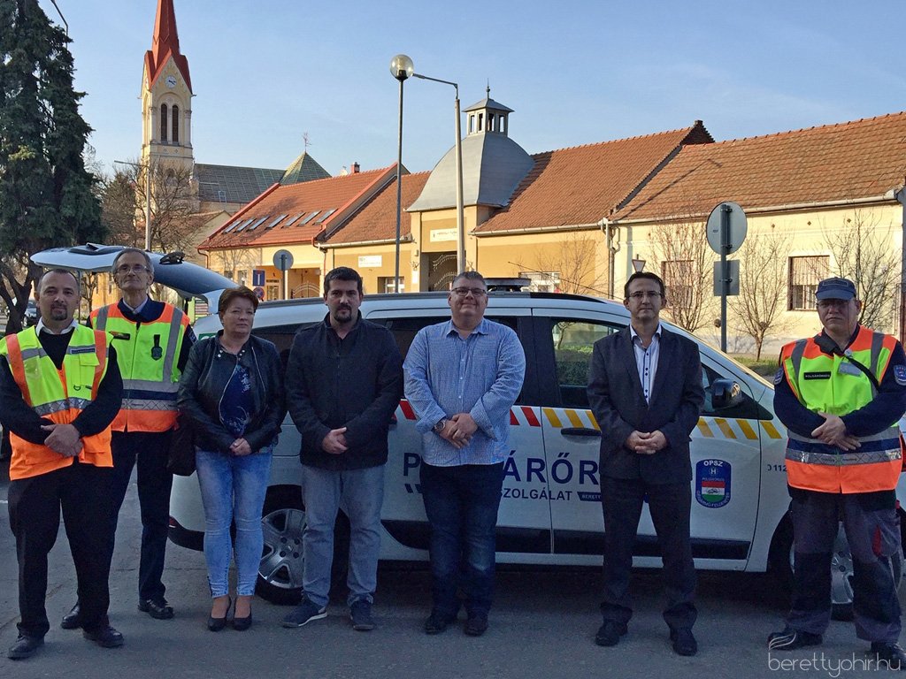 Új szolgálati autó a berettyóújfalui polgárőrségnek04